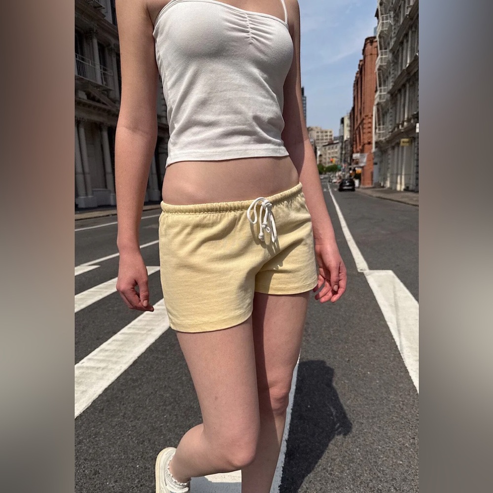 Brandy melville yellow emery tie sweatshorts - Picture 2 of 4